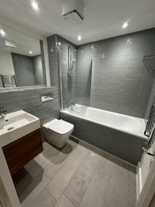 Luxurious 1-Bedroom with Parking