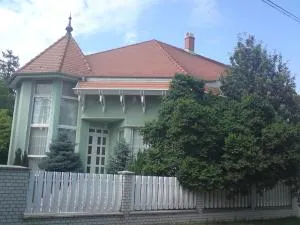 Enter Apartmanház - 拜赖焦新村