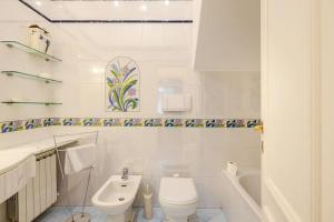 Spaziosa casa con giardino e dependance