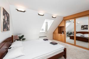 AirHome - Old Dominican Monastery