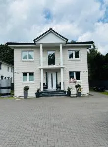 Modern living in Hamburg-Wandsbek SELF CHECK-IN 2x Schlafzimmer 1x Schlafsofa - Glinde