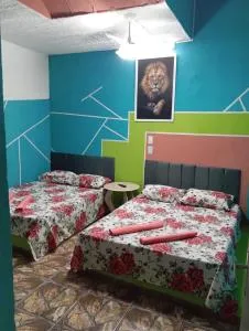 Quarto, garagem, portão automático, banheiro, wi-fi, tv, frigobar e ventilador de teto - Guaratinguetá