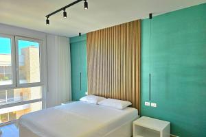 Aqua Bliss Apartment 296 - Happy Rentals