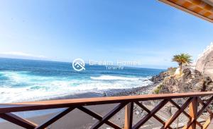 Oceanfront Neptuno Apt by Dream Homes Tenerife