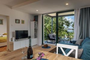 Beachside House Lara - Happy Rentals 