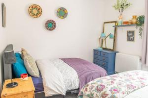 #03 The Haw thornes Sleeps 6 NEC 7mins