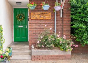 3 The Haw thornes Sleeps 6 NEC 7mins