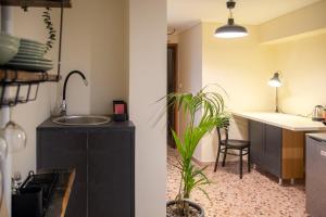 Easy Stay flat in the most Vibrant neigborhood of Athens!