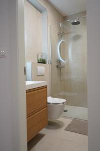 Luxury Beachside Apartment Stobreč, 30m to Pebble Beach, Restaurants, Center of Stobreč