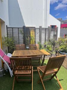 Duplex-pied du village JO paris