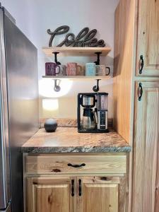 Close to Lake Blue Ridge, Hot Tub, Swing Beds