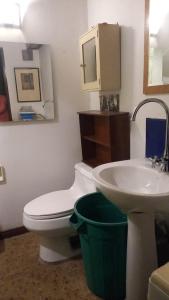 Habitación en Chicó Reservado 13a 98