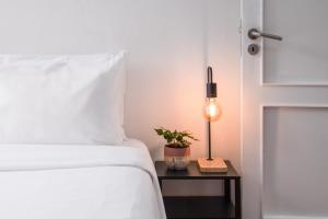 VER city - HOST & CHILL