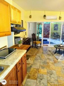 Modern 1-Bedroom with Patio