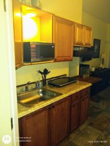 Modern 1-Bedroom with Patio