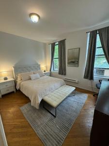 Bright 3 Bedroom Apartment in East Harlem!