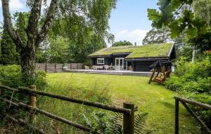 Nice Home In Hornbæk With Wifi