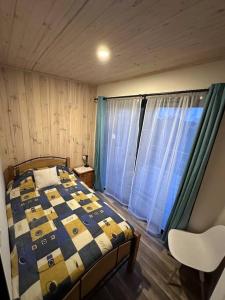 Noche de descanso y tinaja con vista al bosque