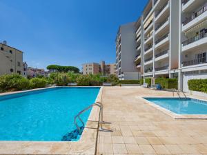 Amplio apartamento en el corazón de Riells con piscina y parking - ES-325-19