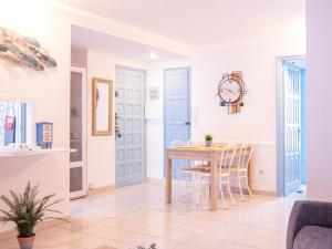 Amplio apartamento en el corazón de Riells con piscina y parking - ES-325-19