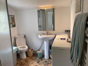 Maison 3 chambres, jardin 1800m², animaux acceptés - FR-1-418-256