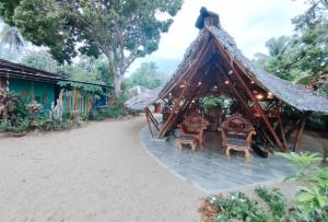 The Clara Beach and Guest House