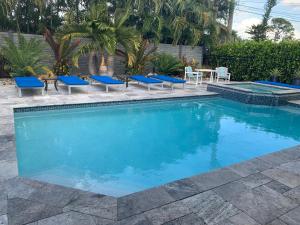 Villa De Charme with Heated Salt Water Pool and Spa