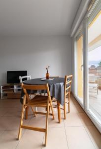 Appartements L-Eugenie - Appartement design & confort en centre-ville : photos des chambres
