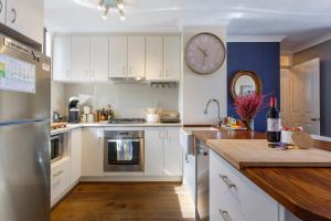 Central Hidden Gem - Fremantle Apartment