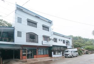 RedDoorz @ Raj Inn Guimaras