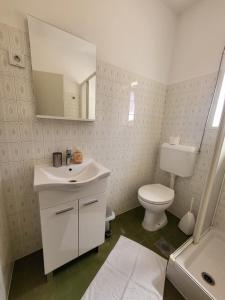 Margaret 150 METERS TO THE BEACH