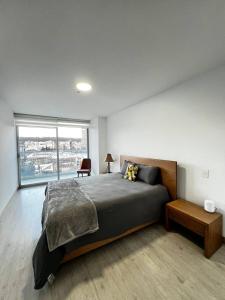 Depa de 3 dormitorios con piscina, jacuzzi y parking gratis