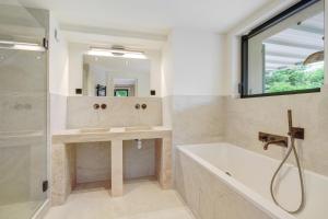 Maison st tropez dans les vignes