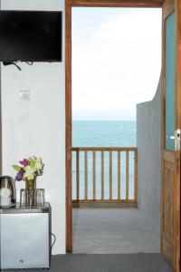 New Wave Beach Resort Unawatuna