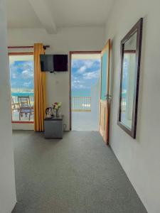 New Wave Beach Resort Unawatuna