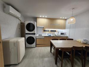 For 13 ppl - 5min walk from Busan Stn - Airport free pick-up 3 day more