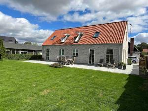 Helt nyt hus i idyllisk landsby