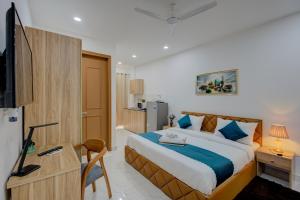 The Lodgers Studio Apartment Infront of Artemis Hospital Gurugram