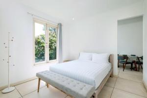 Beachside Villa Kelecung