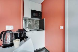 Light-filled suite near Gare de lEst