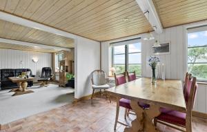 Beautiful Home In Aakirkeby With Wifi