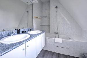 Maisons de vacances Les Collines d-Allas : photos des chambres