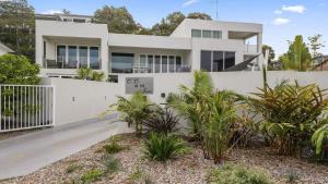 Beachfront by the CC - Plunge Pool, Beach, Pets, 3Bed, 3Bath