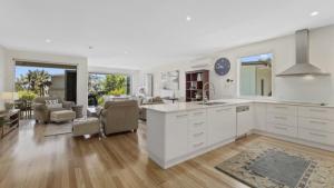 Beachfront by the CC - Plunge Pool, Beach, Pets, 3Bed, 3Bath