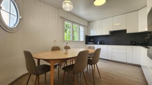 Belle maison, 15mn de Paris, 2 parkings gratuits