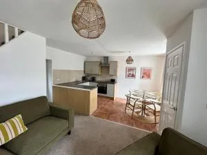 Stylish miners cottage at North Rd - Pontypridd