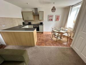 Stylish miners cottage at North Rd