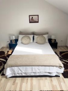 Enjoy Apartments - Central Skylight Residence