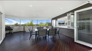Glossies Coastal Retreat