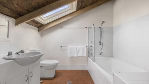 Jetty Hideaway - Cosy Cottage, Fireplace, Gardens